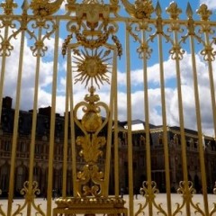 Versailles with Audioguide and Minibus transfers