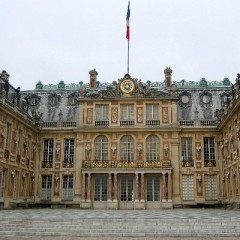 Tour of Paris & Versailles by Minibus